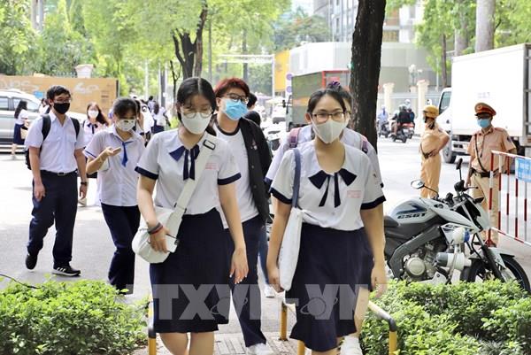 Dự báo điểm chuẩn tuyển sinh Đại học 2021 tăng nhẹ