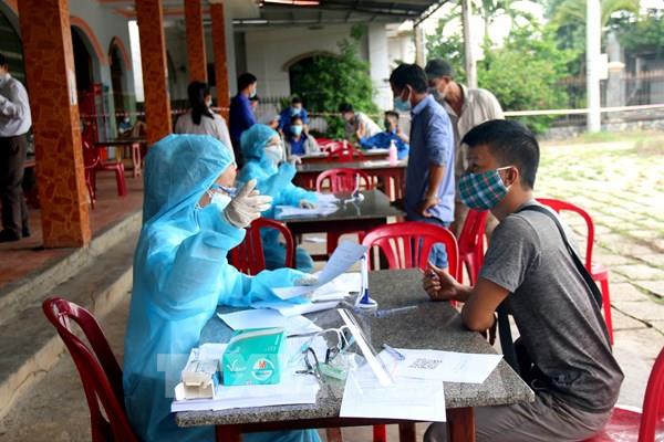 Thêm 355 ca mắc mới COVID-19 trong nước, riêng tại TP.HCM 200 ca