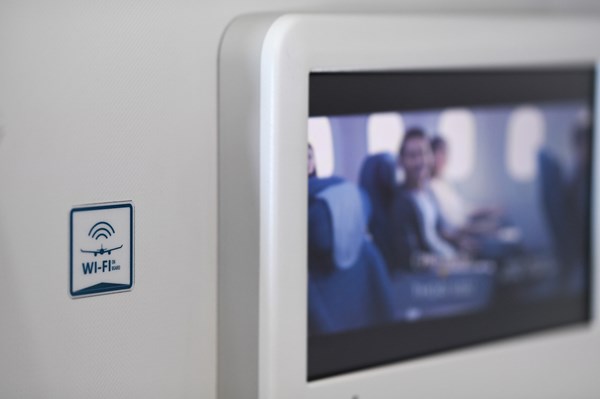 Khách hàng của Vietnam Airlines sẽ được trải nghiệm internet trên máy bay