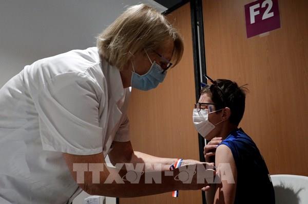 EU đạt mục tiêu phân phối đủ vaccine ngừa COVID-19 cho 70% người trưởng thành