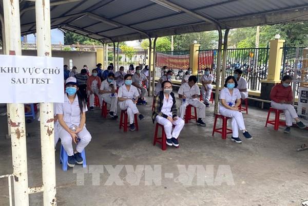 TP. HCM giảm bớt quy mô sản xuất để đảm bảo an toàn cho công nhân