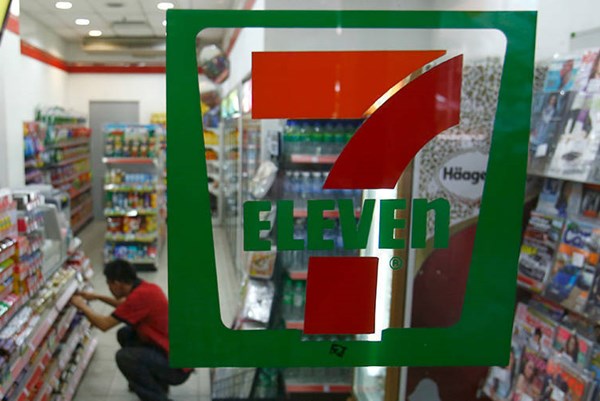 Seven-Eleven hỗ trợ lao động nước ngoài tại Nhật Bản