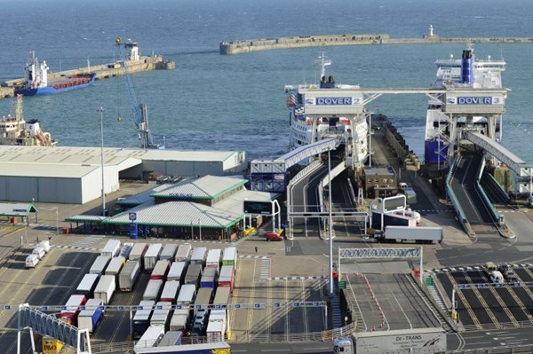 Gián đoạn thương mại có thể tái diễn tại cảng lớn nhất Anh