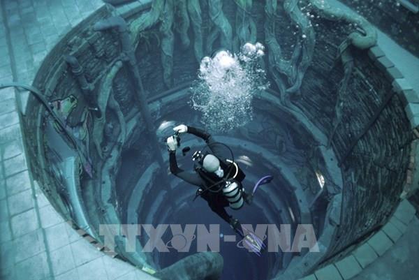 Deep Dive Dubai lập kỷ lục Guinness bể bơi sâu nhất thế giới