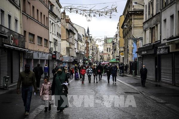 Dù đã mở cửa trở lại, khách du lịch đến châu Âu vẫn rất ít ​