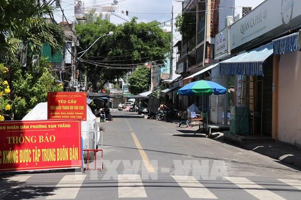 Cung ứng hàng hóa cho phía Nam: Mong… chợ đừng đông