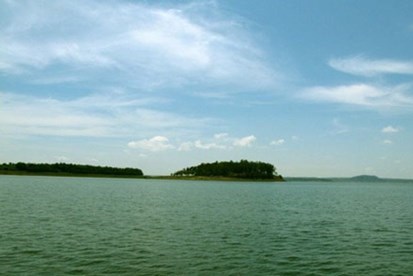 Lâm Đồng: Lật xuồng trong đêm trên Hồ Tây, 1 người mất tích