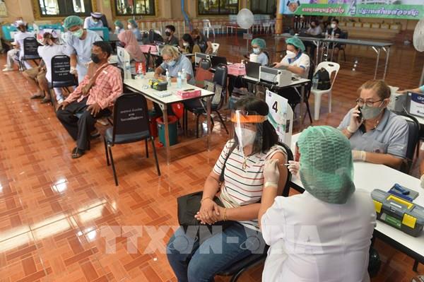 Thái Lan ứng phó với làn sóng lây nhiễm lớn nhất từ đầu dịch COVID-19