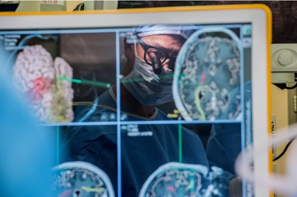 Lần đầu tiên có thiết bị chuyển sóng não của người bại liệt thành lời nói