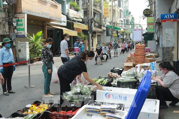 Người dân TPHCM gọi 1022 để được hỗ trợ khó khăn do COVID-19