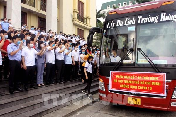 Hơn 4.000 nhân viên y tế trên cả nước hỗ trợ TP Hồ chí Minh chống dịch   ​