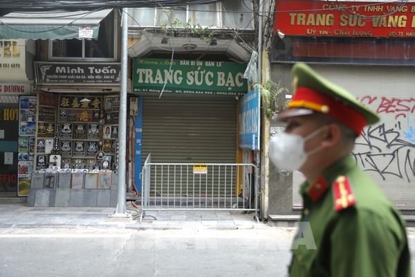 Hà Nội yêu cầu dừng tất cả các dịch vụ không thiết yếu, người dân ở tại nhà từ 0h ngày 19/7