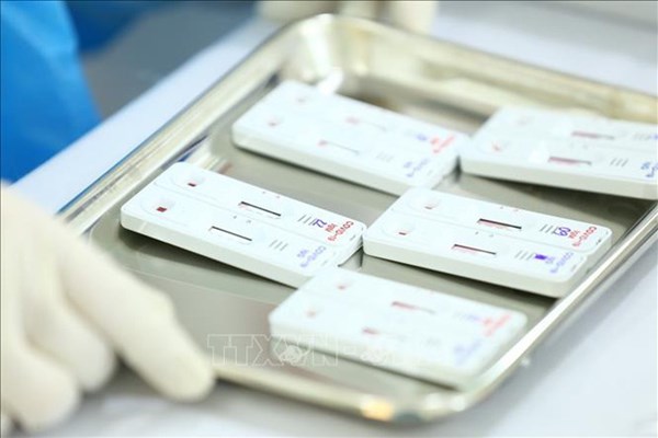 Tp. Hồ Chí Minh siết chặt tình trạng mua, bán test nhanh tại nhà thuốc