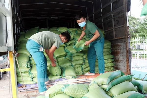Doanh nghiệp sản xuất thực phẩm thực hiện "3 tại chỗ" đảm bảo nguồn cung hàng hóa