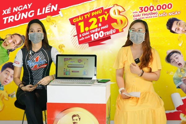 Tài xế xe tải bất ngờ khi trúng thưởng 100 triệu đồng từ Tân Hiệp Phát