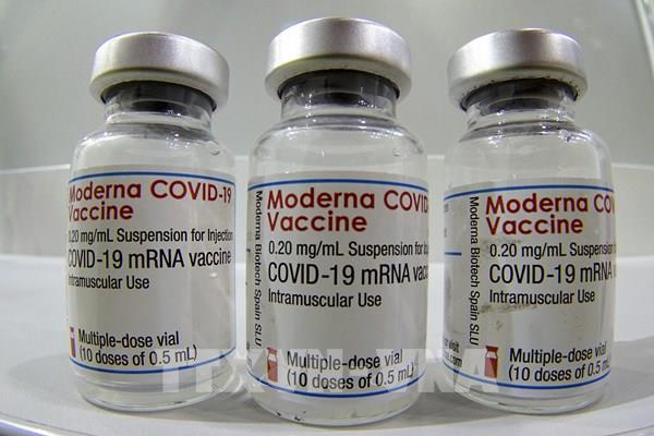 Moderna đề nghị FDA cấp phép chính thức cho vaccine của hãng