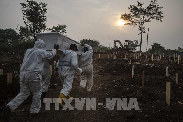 Indonesia giữa "tâm bão" COVID-19
