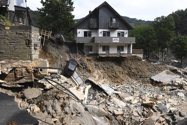 Cảnh báo khẩn từ đợt mưa lũ nghiêm trọng ở Tây Âu