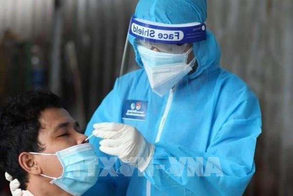 Mở rộng diện xét nghiệm và đẩy nhanh tiến độ tiêm vaccine phòng COVID-19