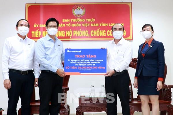 Sacombank ủng hộ 30 tỷ đồng hỗ trợ người dân Long An khó khăn do COVID-19