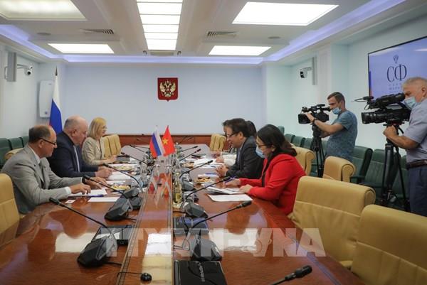 Nga sớm chuyển giao công nghệ sản xuất vaccine ngừa COVID-19 cho Việt Nam