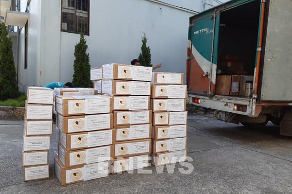 May Minh Trí ủng hộ trên 97.000 khẩu trang vải kháng khuẩn tới các đơn vị tuyến đầu chống dịch 