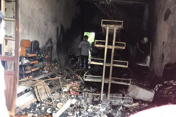 Cháy cửa hàng tạp hóa ở Hải Phòng làm hai vợ chồng tử vong