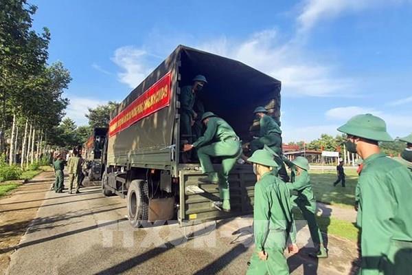 500 cán bộ, chiến sỹ Sư đoàn 5, Quân khu 7 lên đường hỗ trợ chống dịch tại Bình Dương