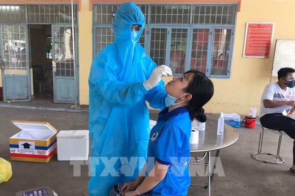 Bình Dương xét nghiệm sàng lọc diện rộng để thu hẹp “ vùng đỏ”