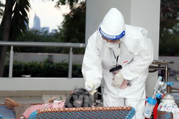TP.HCM tập trung nhân lực điều trị bệnh nhân COVID-19 để giảm ca tử vong