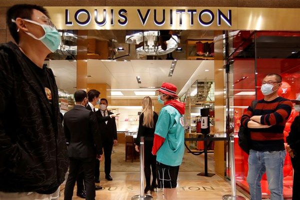 Lợi nhuận của LVMH tăng thêm 5,3 tỷ euro