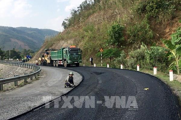 Làm gì để "cởi trói" bảo trì đường bộ?