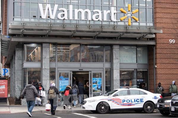 Walmart, Disney thông báo các biện pháp chống dịch COVID-19 mới