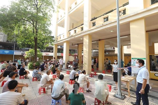 Hà Nội xét nghiệm SARS-CoV-2 diện rộng tại quận Hai Bà Trưng