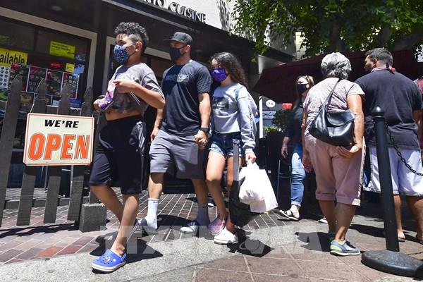 Kinh tế toàn cầu và tác động từ "biến số" vaccine