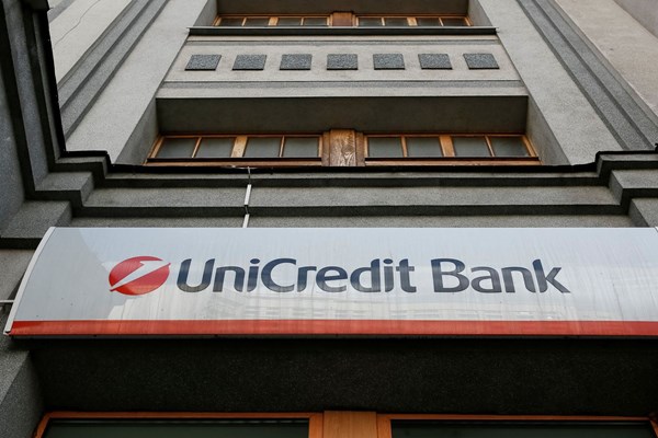 Hai ngân hàng lớn nhất Italy thu về lợi nhuận cao kỷ lục