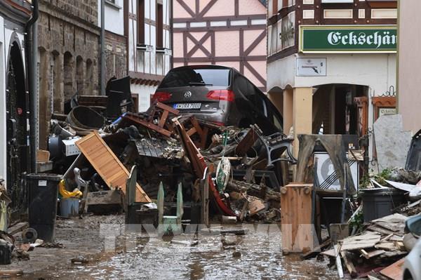 Bảo vệ môi trường: Bỉ và Đức chật vật xử lý lượng rác thải khổng lồ sau lũ lụt