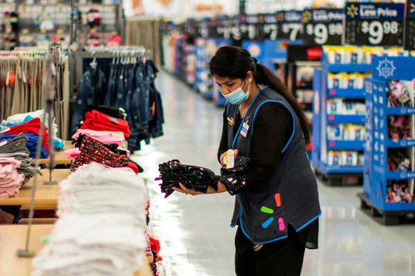 Walmart khuyến khích nhân viên tiêm phòng COVID-19