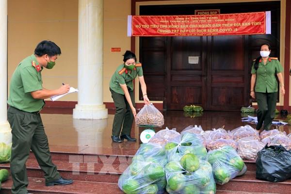 Sóc Trăng giúp dân thu hoạch và tiêu thụ nông sản