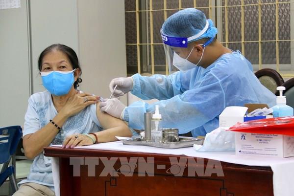 Lập danh sách ưu tiên tiêm vaccine cho các đối tượng cung ứng hàng hóa thiết yếu