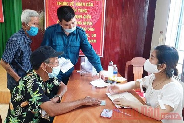 Thủ tục người lao động cần biết để nhận tiền hỗ trợ do COVID-19