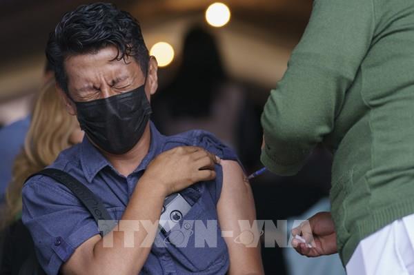 Lý do WHO kêu gọi các nước tạm ngừng tiêm liều vaccine ngừa COVID-19 thứ 3