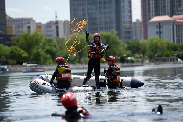 Hơn 33 nghìn người Trung Quốc phải sơ tán vì bão Lupit 