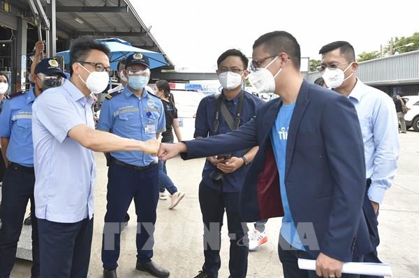 Khẩn trương tiêm vaccine cho người lao động tại doanh nghiệp sản xuất hàng thiết yếu