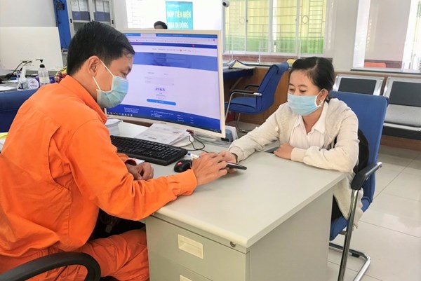 Trên 1.170 tỷ đồng giảm giá điện cho khách hàng khu vực phía Nam