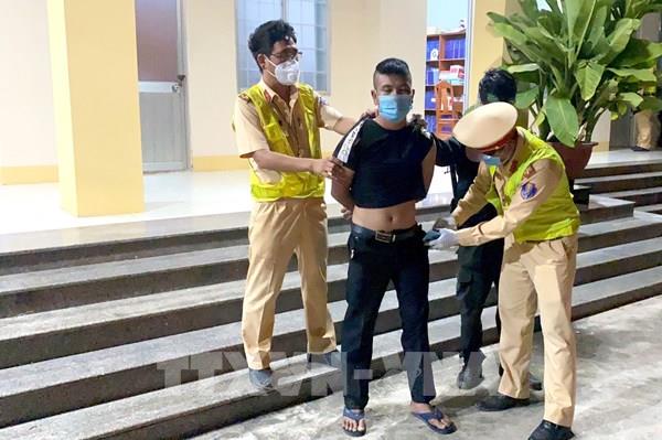Bắt giữ đối tượng trộm ô tô “thông” chốt kiểm soát COVID-19