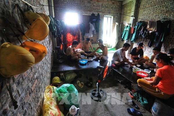 Chung sức vượt qua nghịch cảnh- Bài 1: Tiếp sức cho người dân và doanh nghiệp