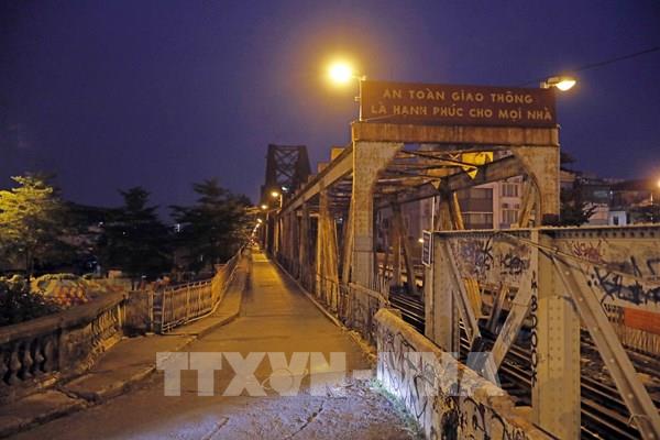 Đêm Hà Nội vắng lặng những ngày giãn cách xã hội