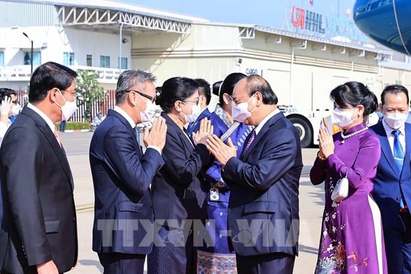 Báo chí Lào đưa tin bài đậm nét về chuyến thăm của Chủ tịch nước Việt Nam