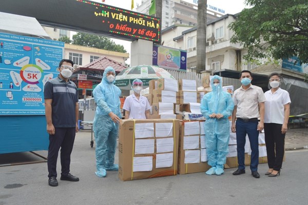 Doanh nghiệp Hà Nội chung tay cùng Bệnh viện Phổi chống dịch COVID-19 